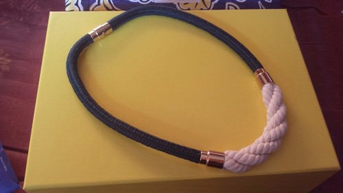 Little box collier benz - box,